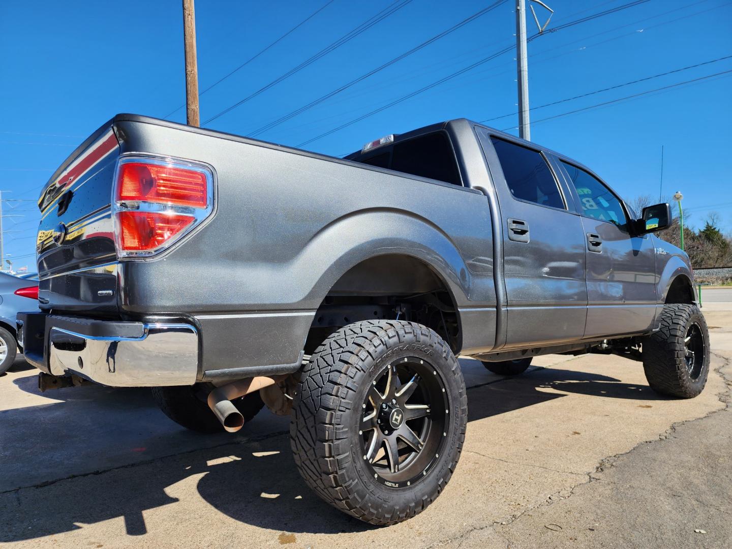 2014 GRAY Ford F-150 XLT SuperCrew (1FTEW1CM4EF) with an 3.7L V6 DOHC 24V engine, 6-Speed Automatic transmission, located at 2660 S.Garland Avenue, Garland, TX, 75041, (469) 298-3118, 32.885387, -96.656776 - Welcome to DallasAutos4Less, one of the Premier BUY HERE PAY HERE Dealers in the North Dallas Area. We specialize in financing to people with NO CREDIT or BAD CREDIT. We need proof of income, proof of residence, and a ID. Come buy your new car from us today!! This is a very well cared for 2014 FO - Photo#3